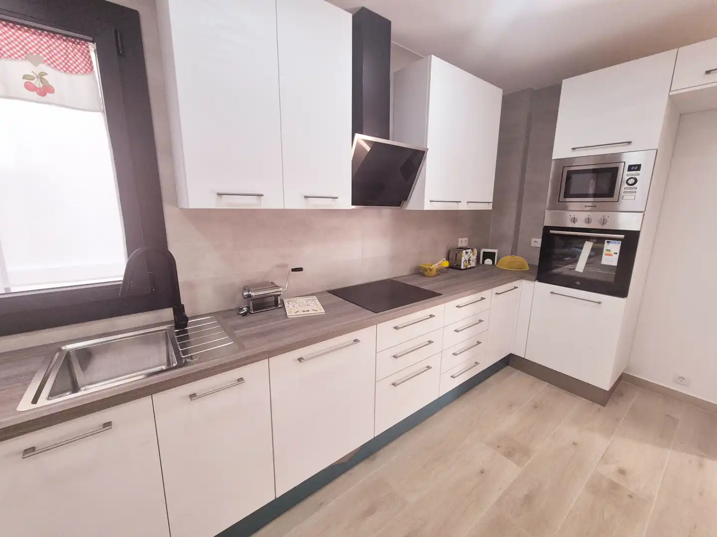 Casa pareada con terraza en venta en Carrer del Mig 4, imagen 7