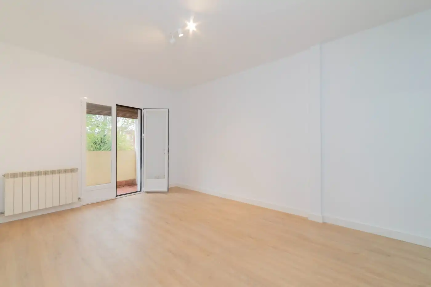 Bedroom of Flat for rent in Hortaleza