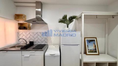Foto 3 de Piso en venta en Moquetas, Valdeacederas, Madrid