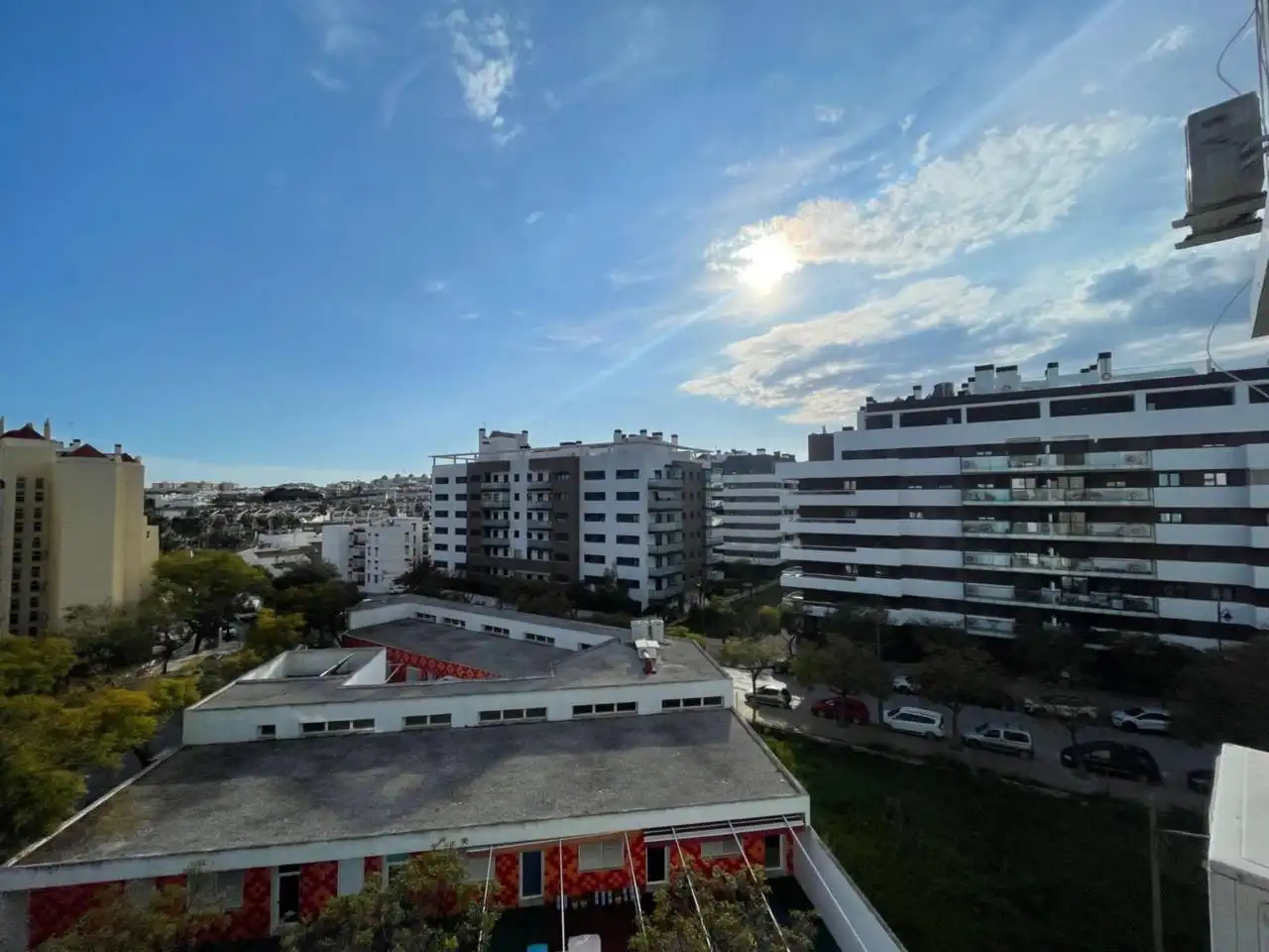 Vista exterior de Pis en venda en Estepona amb Aire condicionat, Terrassa i Moblat