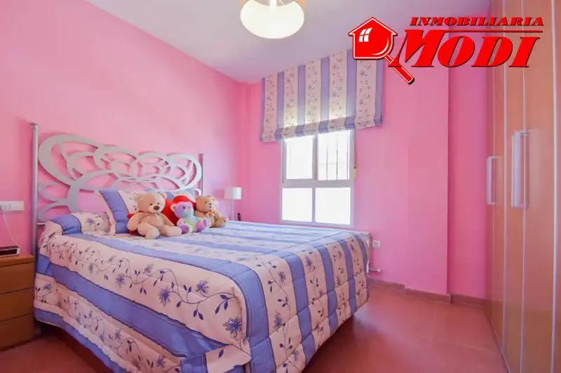 Habitación de Casa adosada en venta en Alhendín con Calefacción, Jardín privado y Terraza