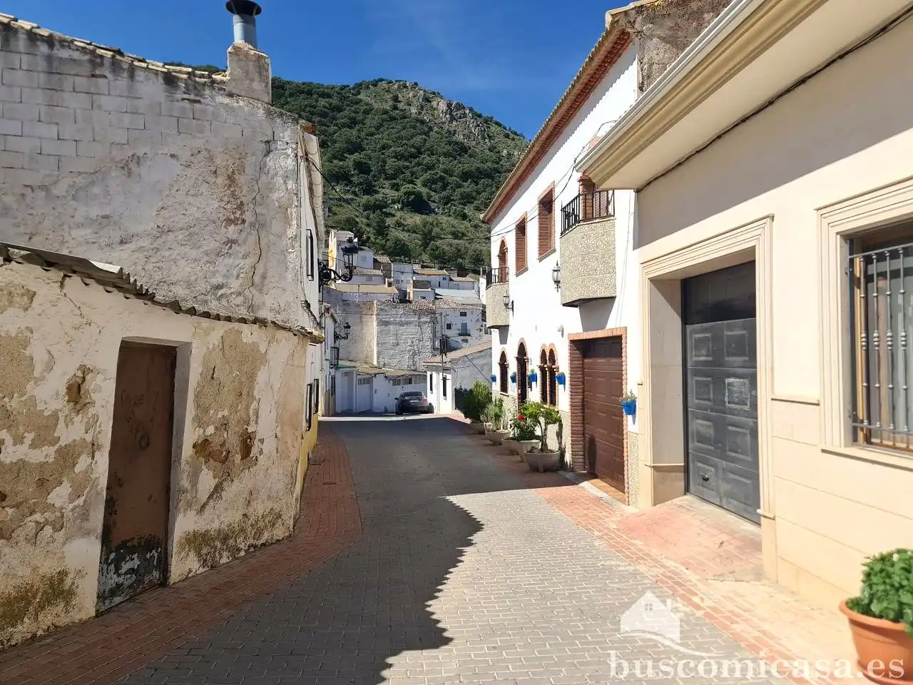 Vista exterior de Casa o xalet en venda en Huelma amb Aire condicionat, Calefacció i Jardí privat