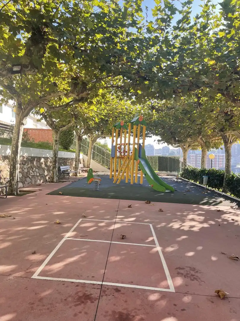 Vista exterior de Casa o chalet en venta en Donostia - San Sebastián  con Aire acondicionado, Calefacción y Jardín privado