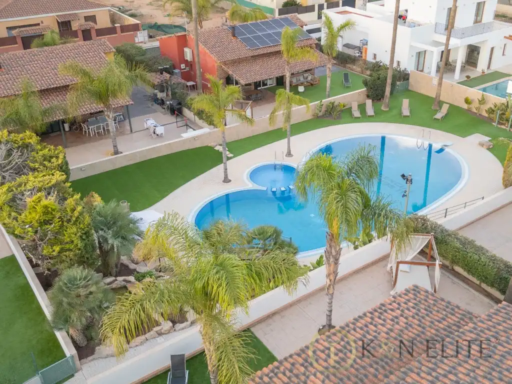 Piscina de Casa o xalet de lloguer en Riba-roja de Túria amb Terrassa i Piscina comunitària