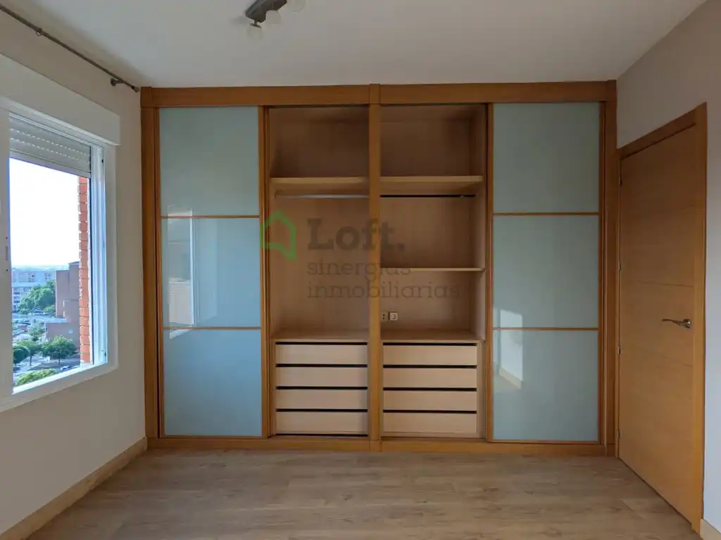 Bedroom of Attic for rent in Badajoz  with Air Conditioner