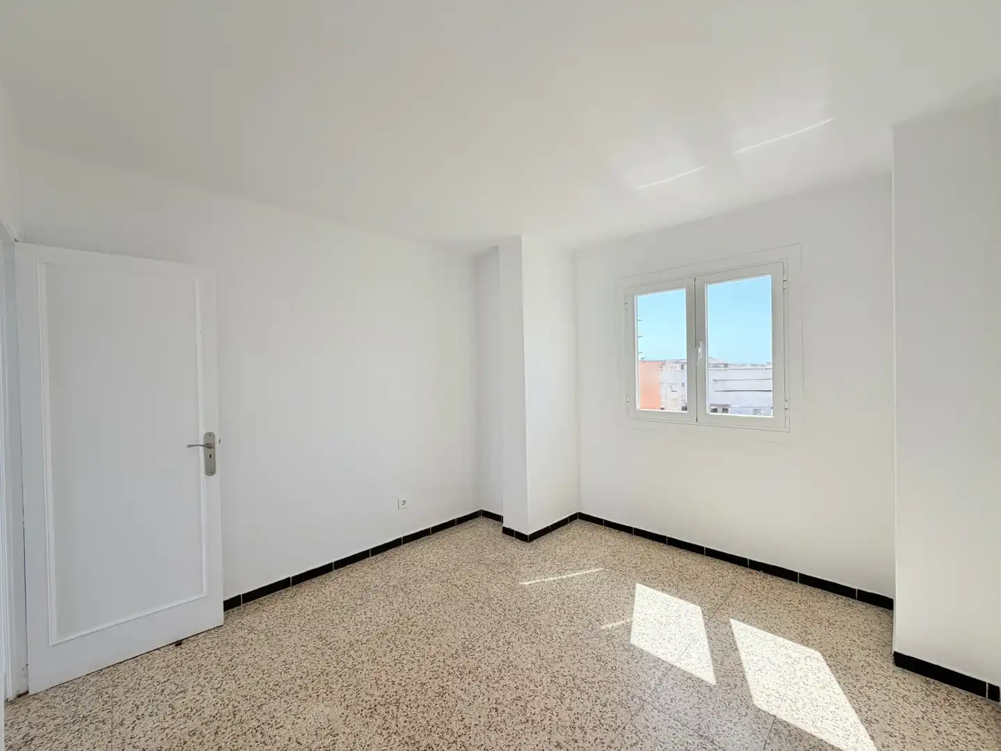 Penthouse with terrace for sale in Carrer de l'Infant Pagà, imagen 14