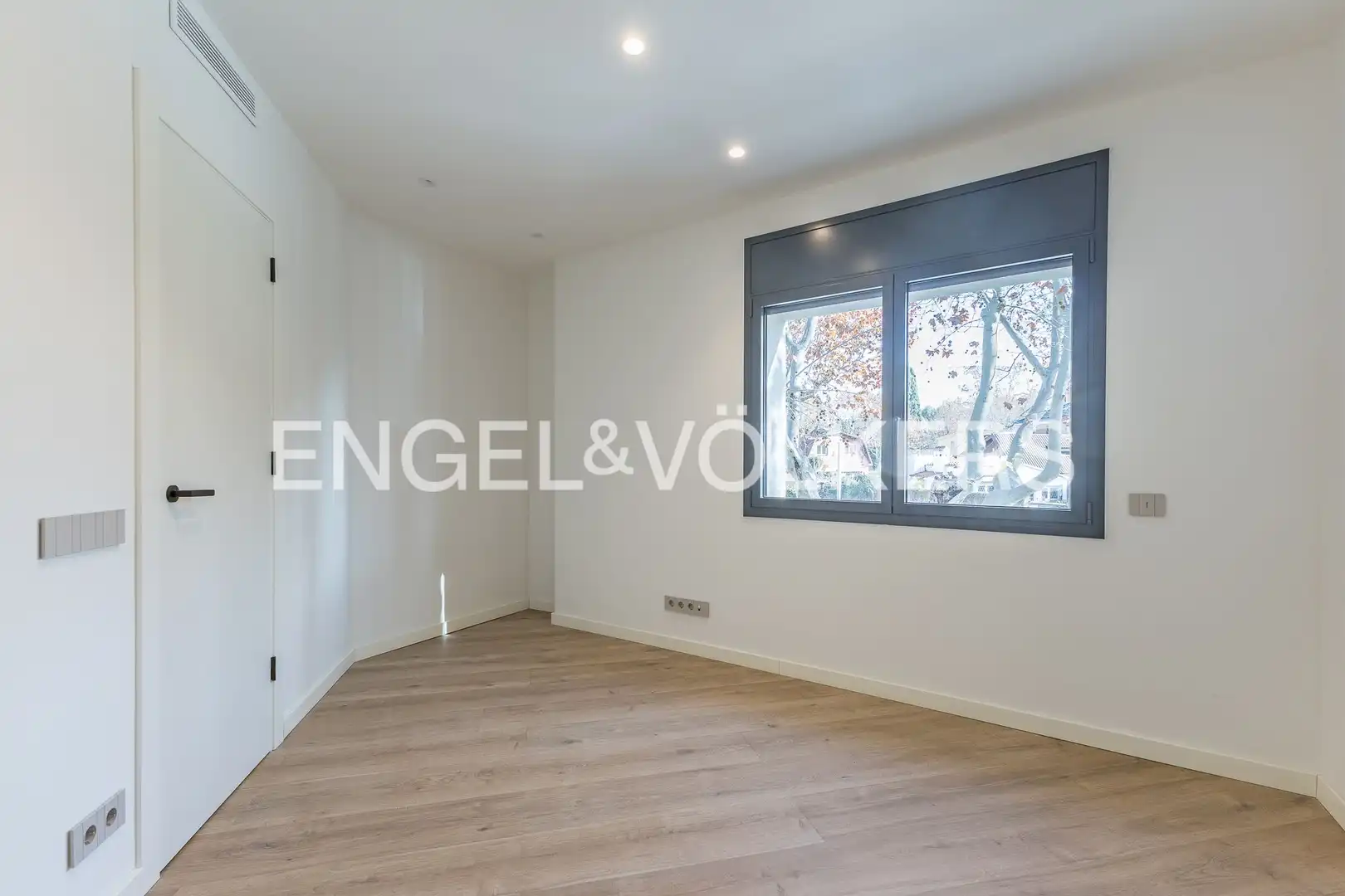 Habitación de Casa o chalet en venta en Sant Cugat del Vallès con Calefacción, Jardín privado y Parquet