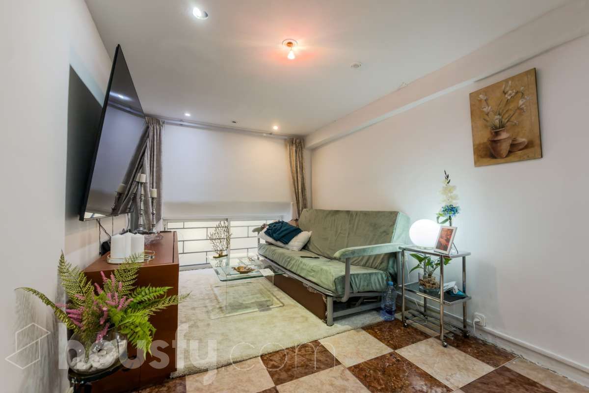 Living room of Planta baja for sale in  Barcelona Capital  with Air Conditioner, Heating and Furnished
