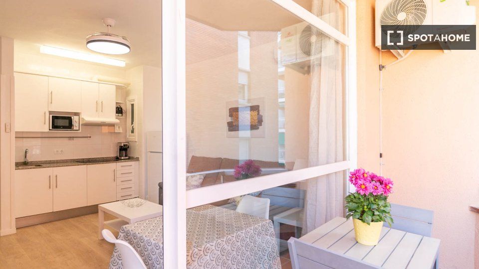 Balcony of Flat to rent in  Barcelona Capital  with Air Conditioner, Heating and Furnished