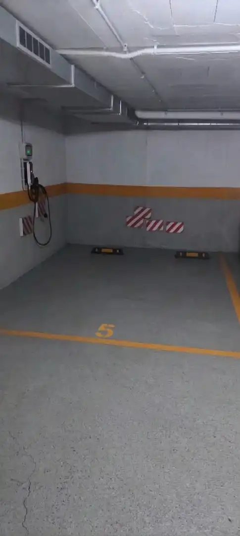 Parkplatz von Dachboden zum Verkauf in Badalona