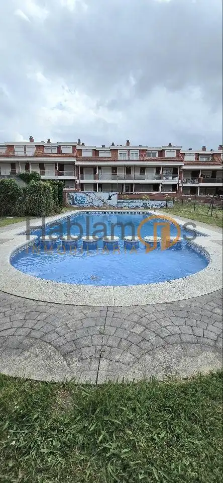 Piscina de Piso en venta en Vilagarcía de Arousa con Calefacción, Terraza y Trastero