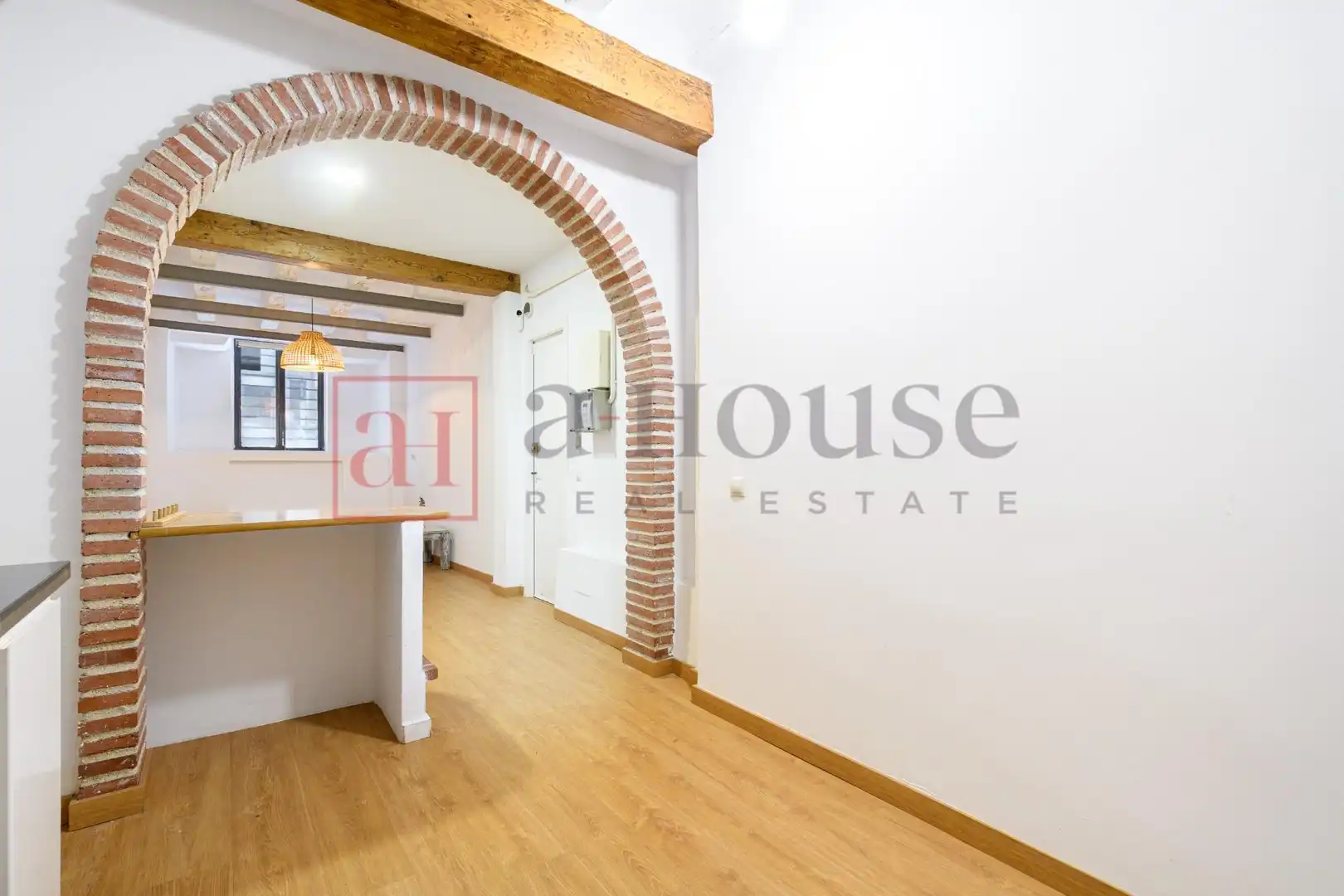 Planta baja en venta en Barcelona con Parquet y Alarma