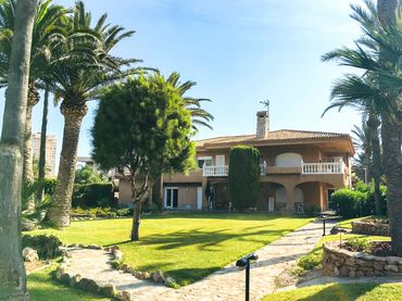 Xalet amb balcó en venda a Zona Galúa - Calnegre