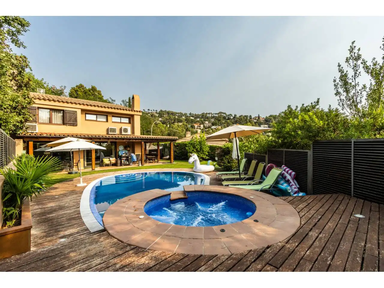 Piscina de Casa o xalet en venda en Castellar del Vallès amb Aire condicionat, Calefacció i Jardí privat