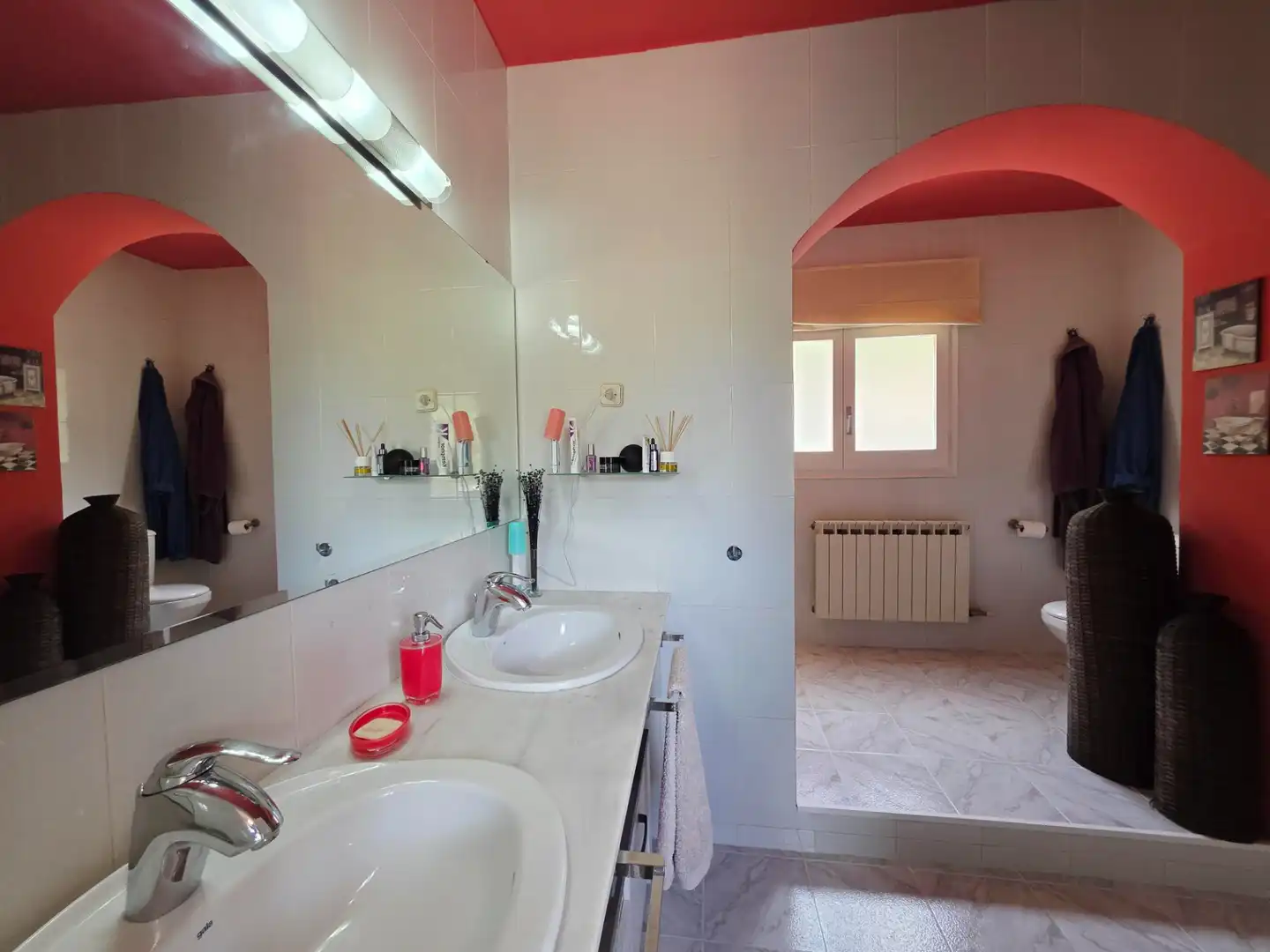 Baño de Casa o chalet en venta en Vallirana con Calefacción, Jardín privado y Terraza