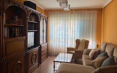 Living room of Flat to rent in Avilés  with Heating, Parquet flooring and Furnished