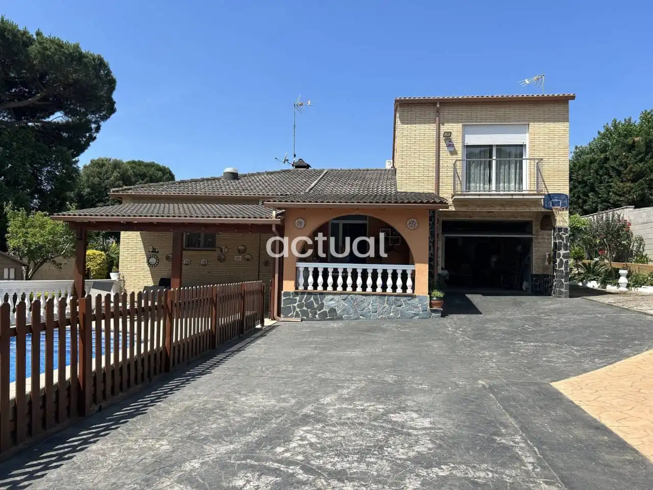 Vista exterior de Casa o xalet en venda en Vidreres amb Aire condicionat, Calefacció i Jardí privat