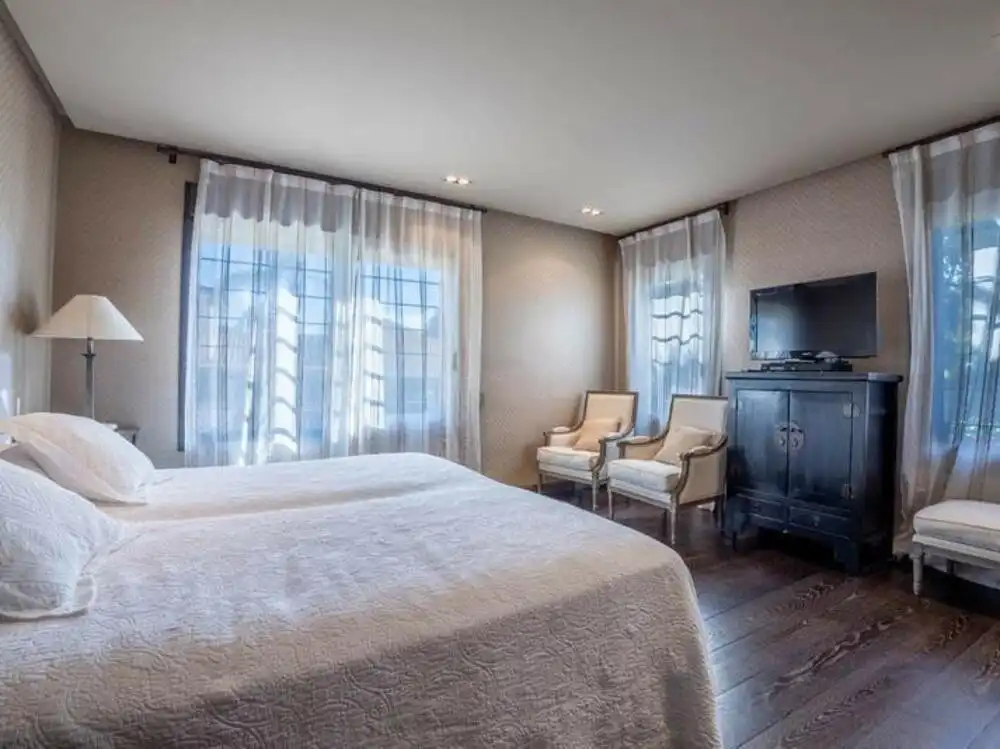Habitación de Casa o chalet de alquiler en Estepona con Aire acondicionado, Jardín privado y Terraza