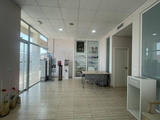 Local comercial en Alquiler en El Puerto