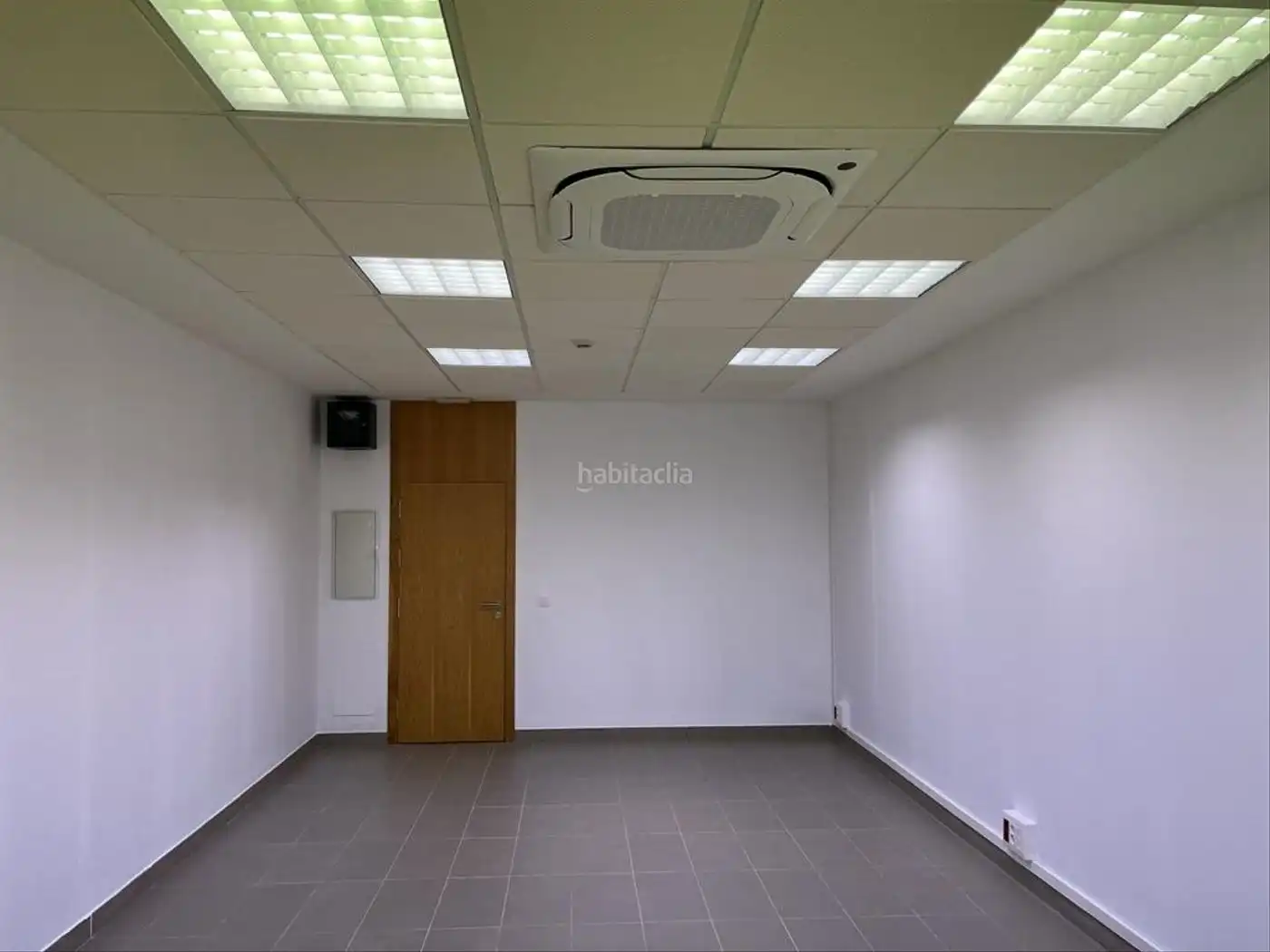 Office space to rent in Calle Doctor González Caraballo 1, imagen 4