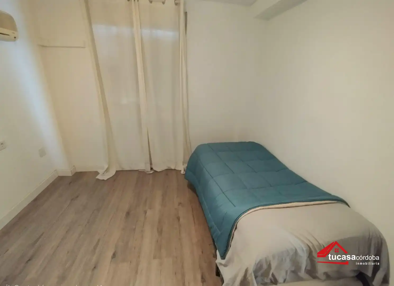 Dormitori de Pis en venda en Córdoba amb Aire condicionat, Parquet i Moblat