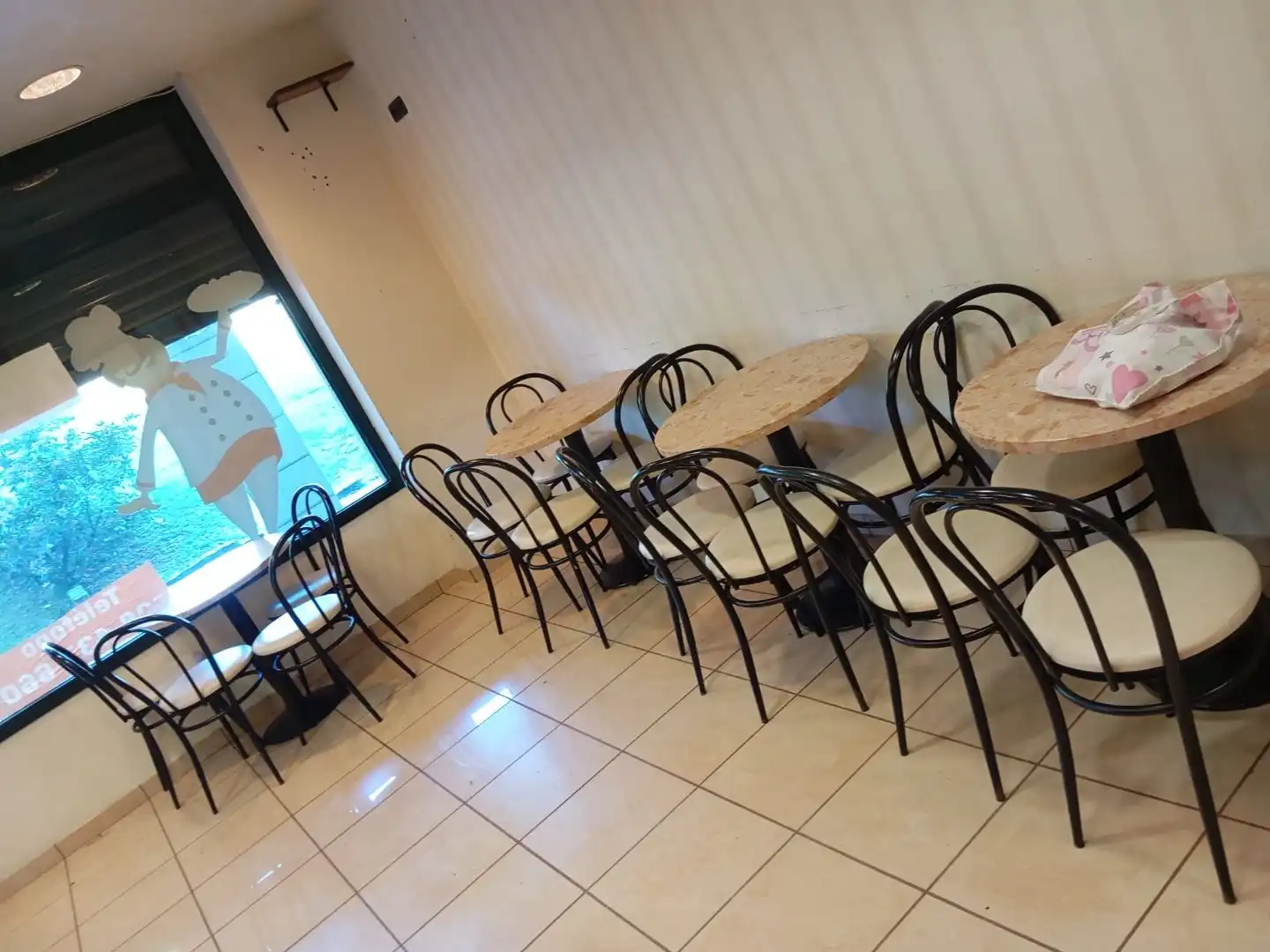 Commercial properties for rent in Cambre   with Furnished