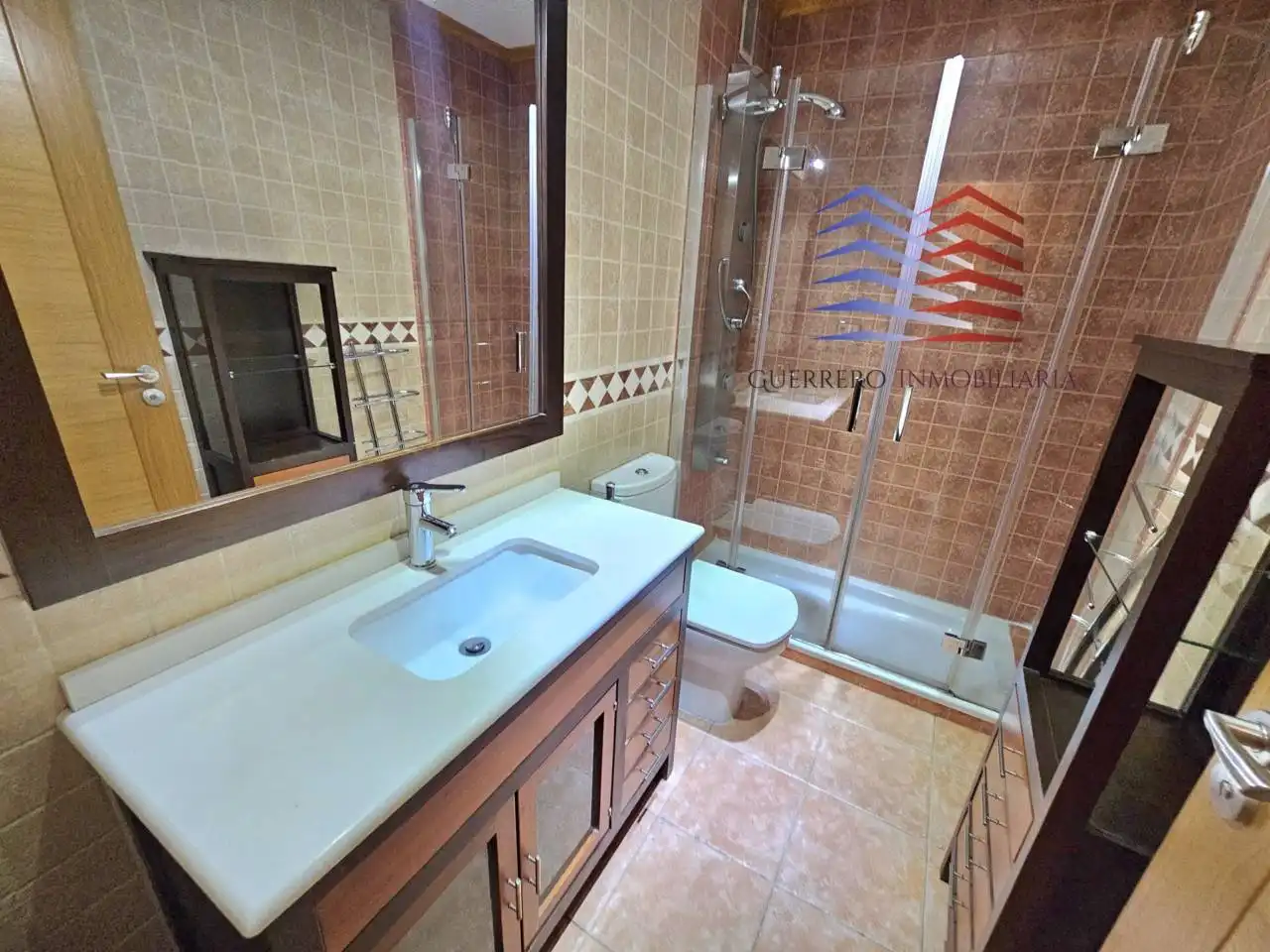 Bany de Dúplex de lloguer en Ourense Capital  amb Calefacció, Parquet i Terrassa