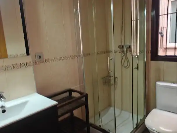Badezimmer von Wohnung zur Miete in Murcia mit Heizung, Parkett und Möbliert