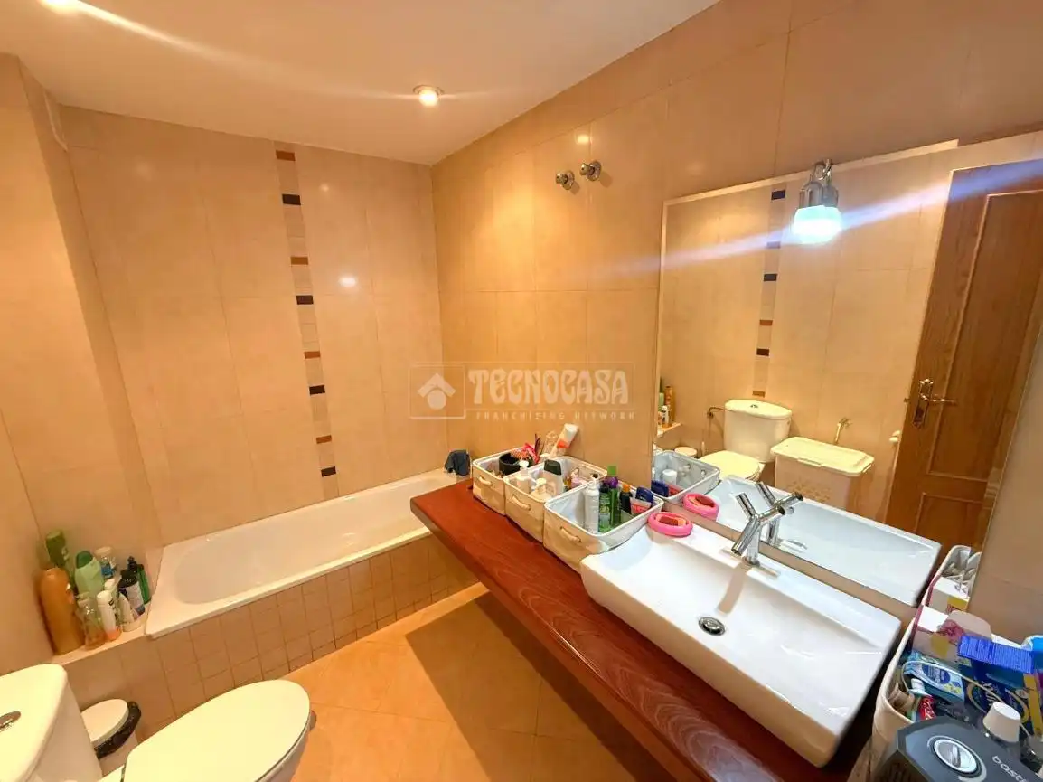 Baño de Casa adosada en venta en Seseña con Aire acondicionado