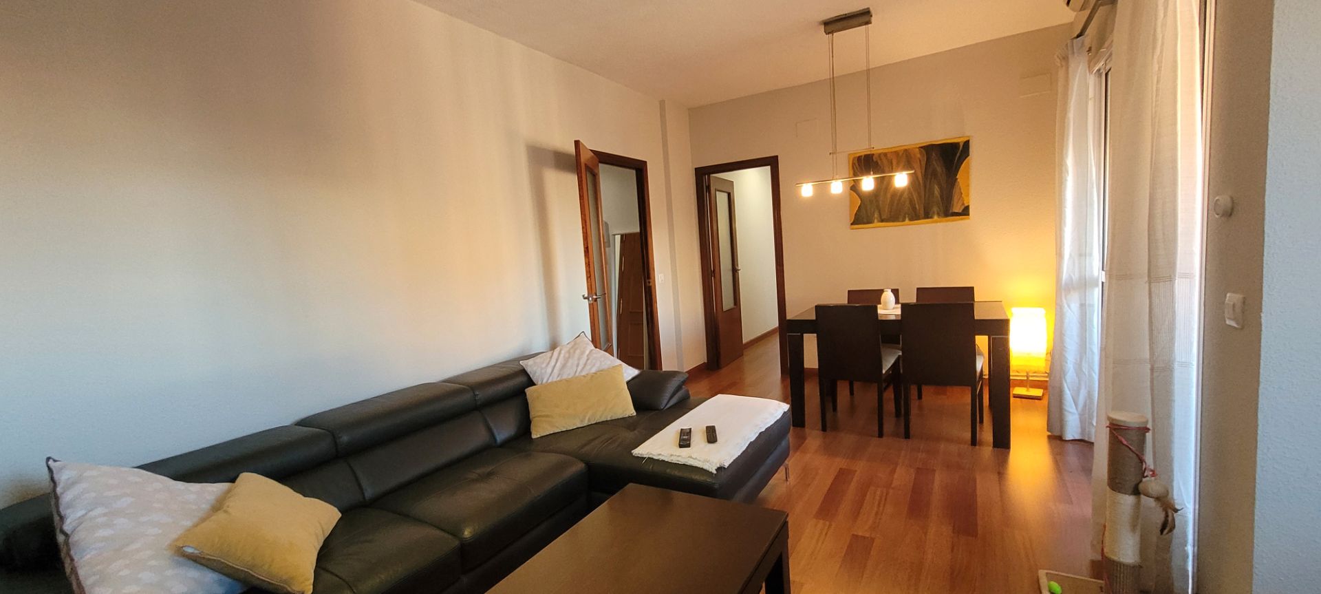 Living room of Flat for sale in  Sevilla Capital  with Air Conditioner, Heating and Parquet flooring