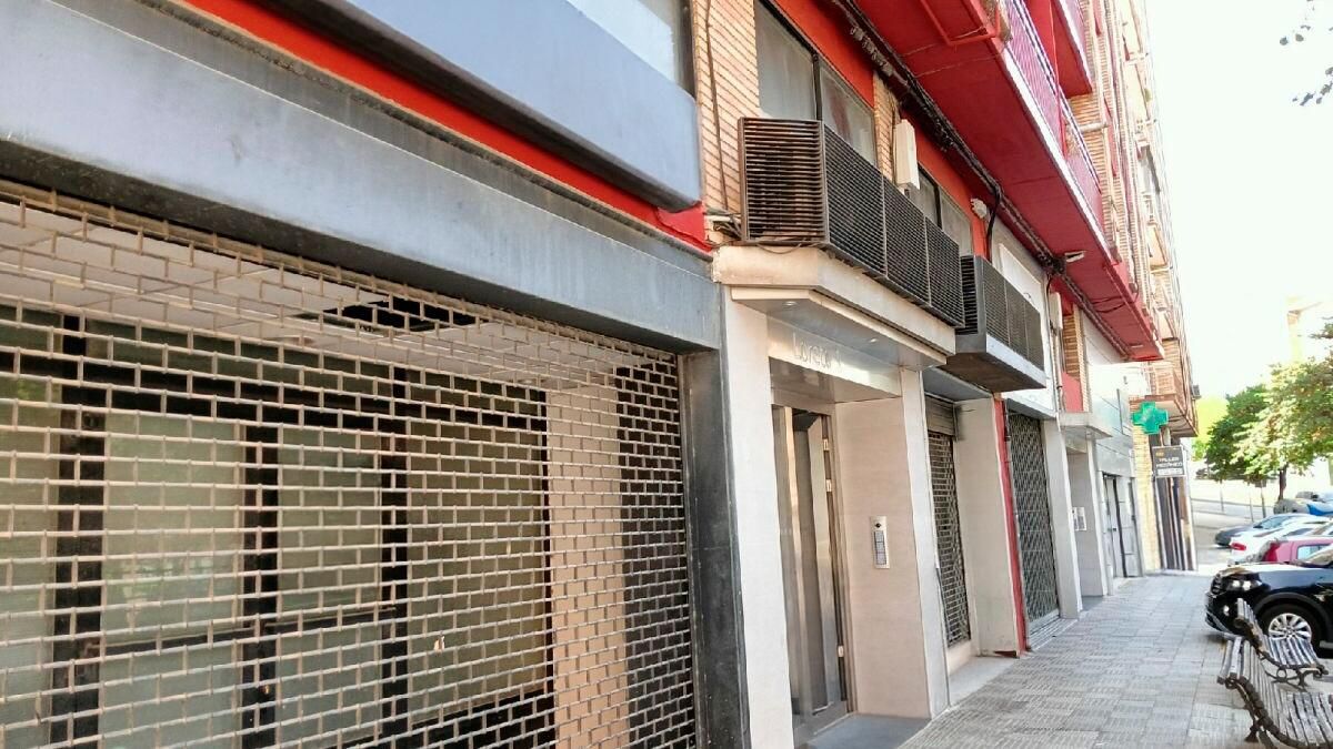 Vista exterior de Local en venda en Tudela