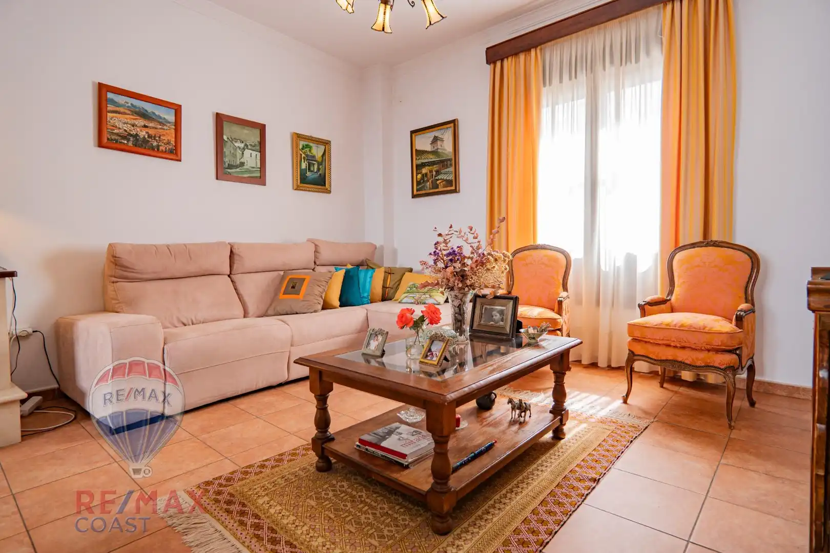 Sala d'estar de Finca rústica en venda en Serrato