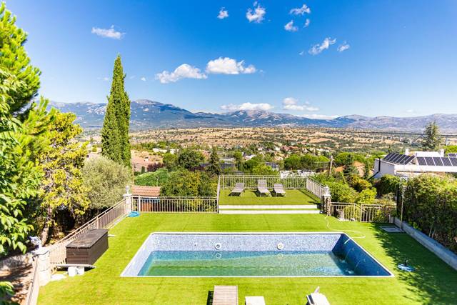 Casa-chalet en Venta en  PUENTEDEVA en Soto del Real