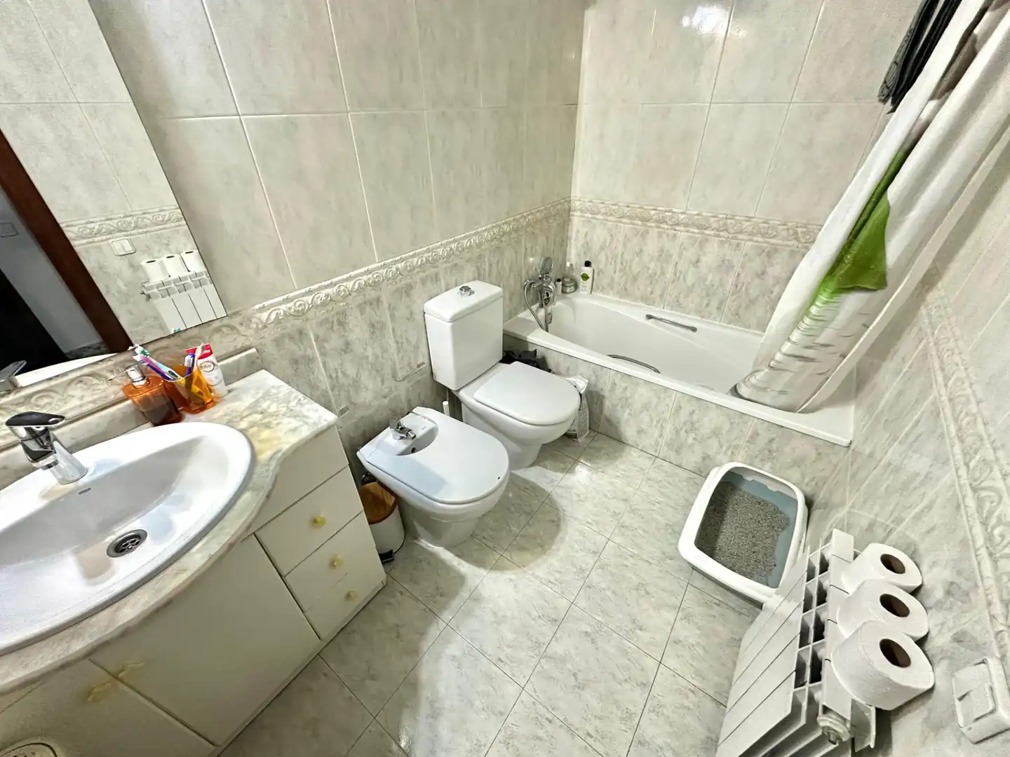 Bathroom of Detached homes for sale in Santa Coloma de Gramenet  with Air Conditioner, Heating and Terrace