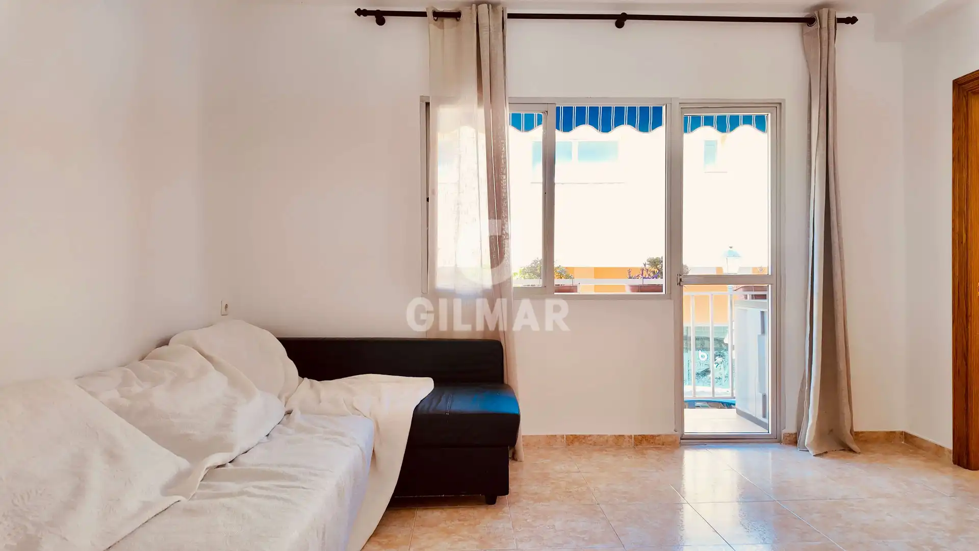 Habitación de Piso en venta en Fuengirola con Calefacción y Balcón