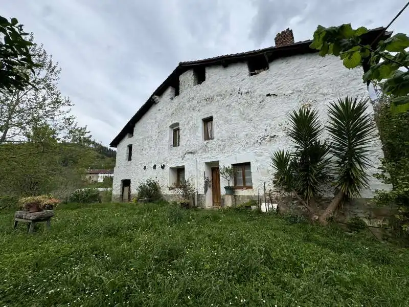 Vista exterior de Casa o chalet en venta en Antzuola con Jardín privado, Amueblado y Balcón