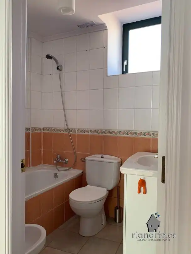 Bany de Dúplex en venda en Avilés amb Calefacció