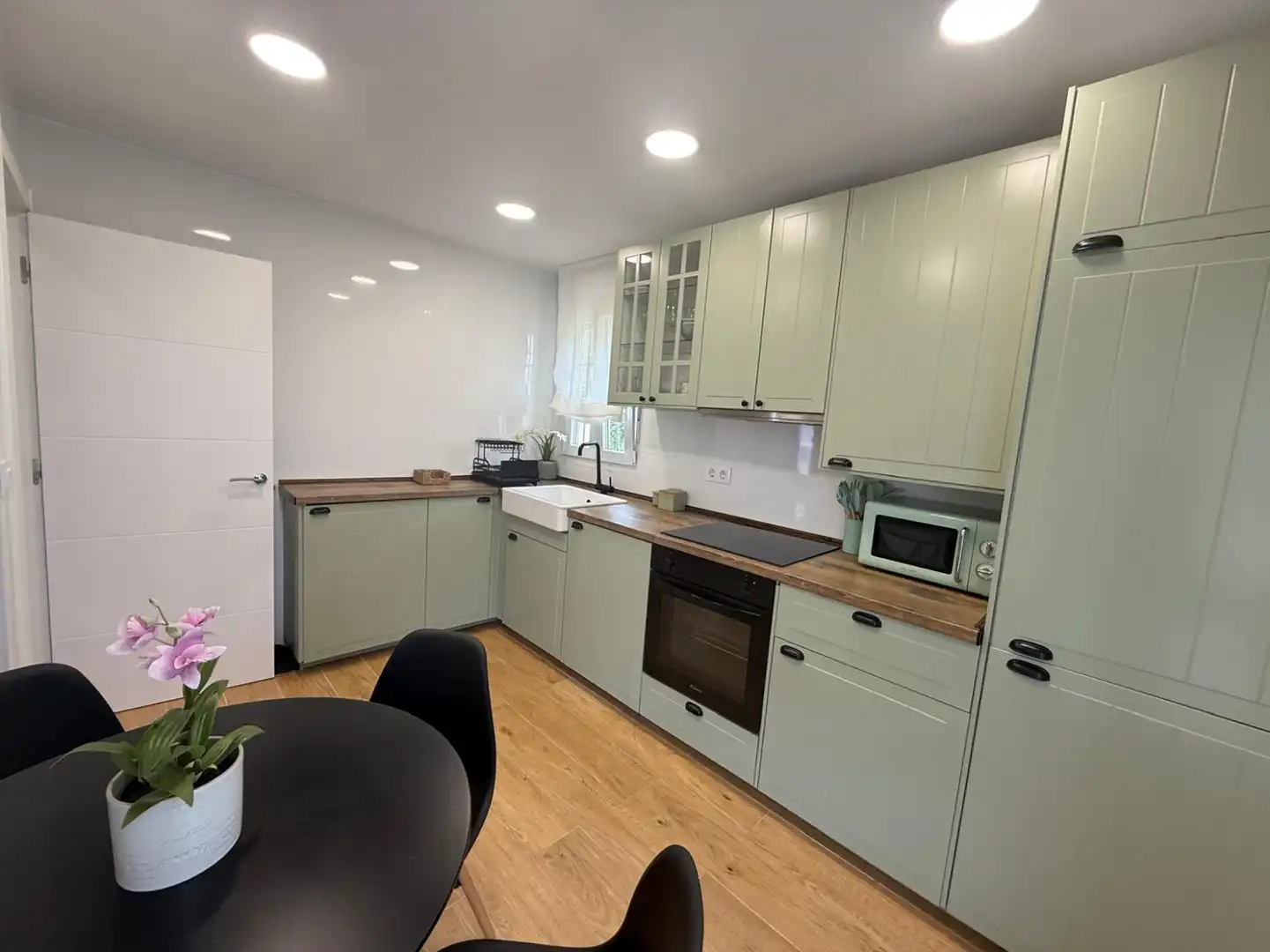 Cocina de Piso de alquiler en Comillas (Cantabria) con Calefacción, Terraza y Amueblado