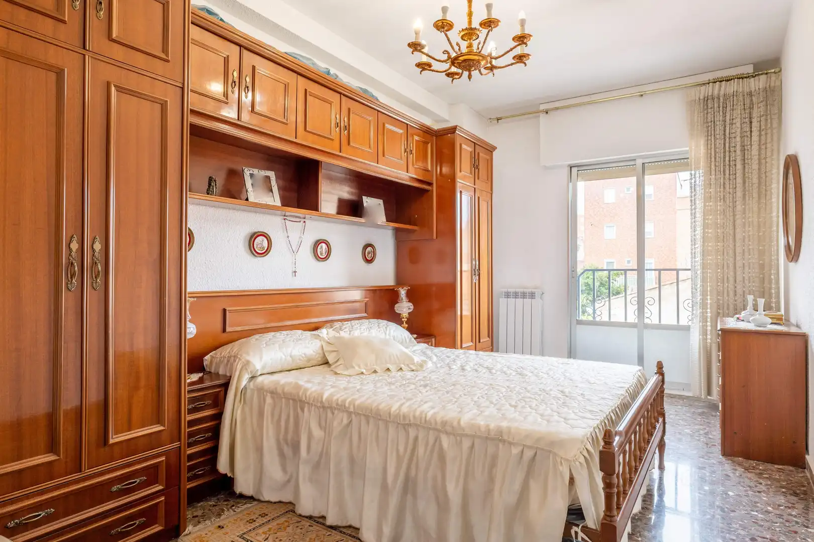 Casa o chalet en venta en Calle OSA MAYOR, 40, Valdefierro