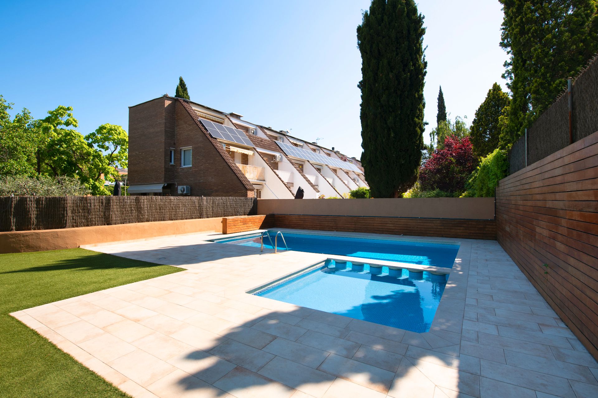 Piscina de Casa o xalet en venda en Sant Cugat del Vallès amb Aire condicionat, Calefacció i Jardí privat