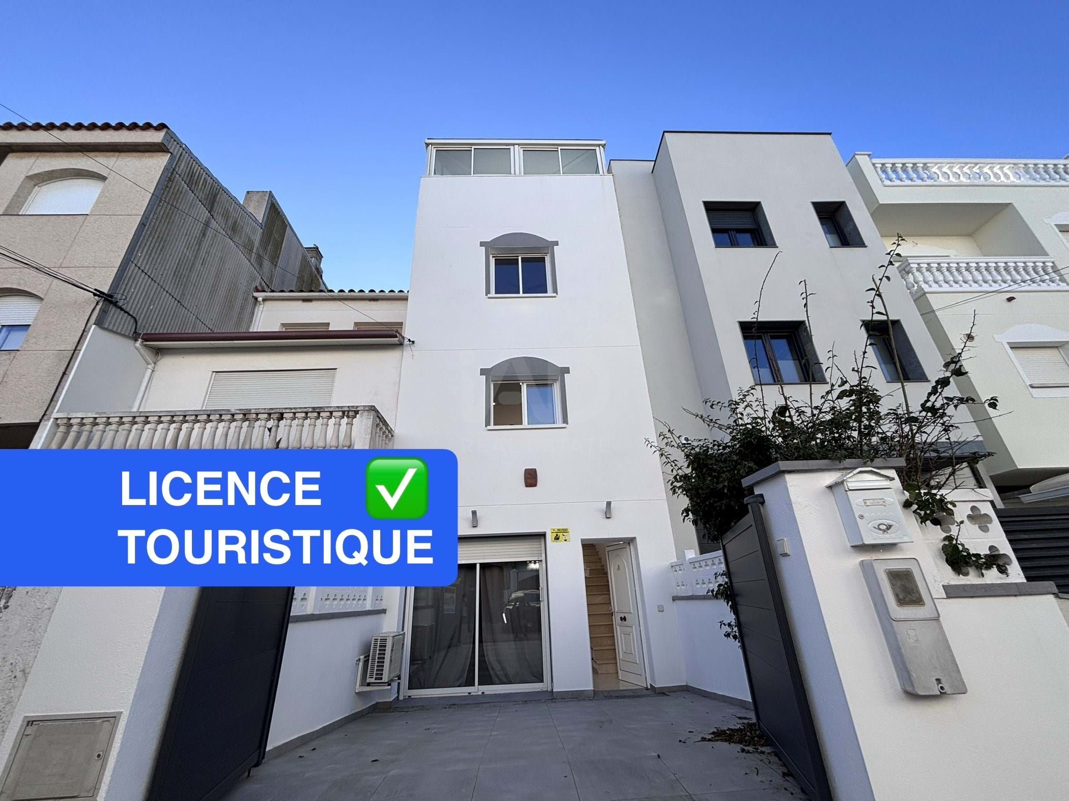 Vista exterior de Casa adosada en venta en Empuriabrava con Aire acondicionado, Calefacción y Terraza