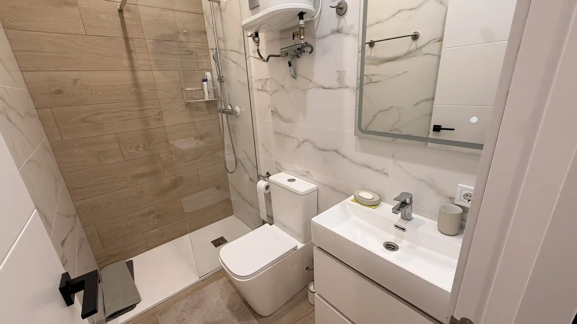 Bany de Apartament en venda en Benidorm amb Aire condicionat, Calefacció i Jardí privat