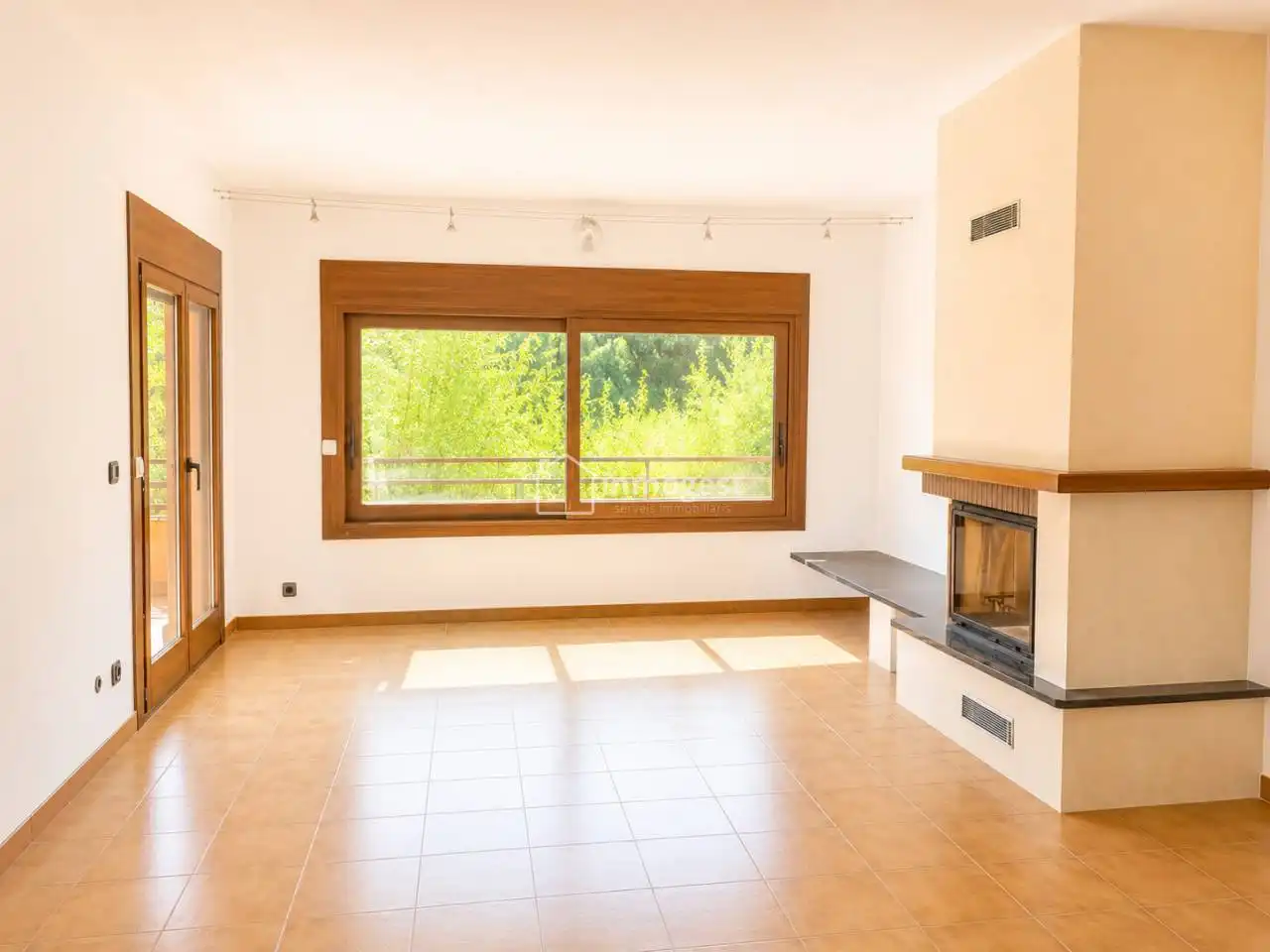 Sala de estar de Casa o chalet en venta en Cassà de la Selva con Calefacción, Jardín privado y Terraza