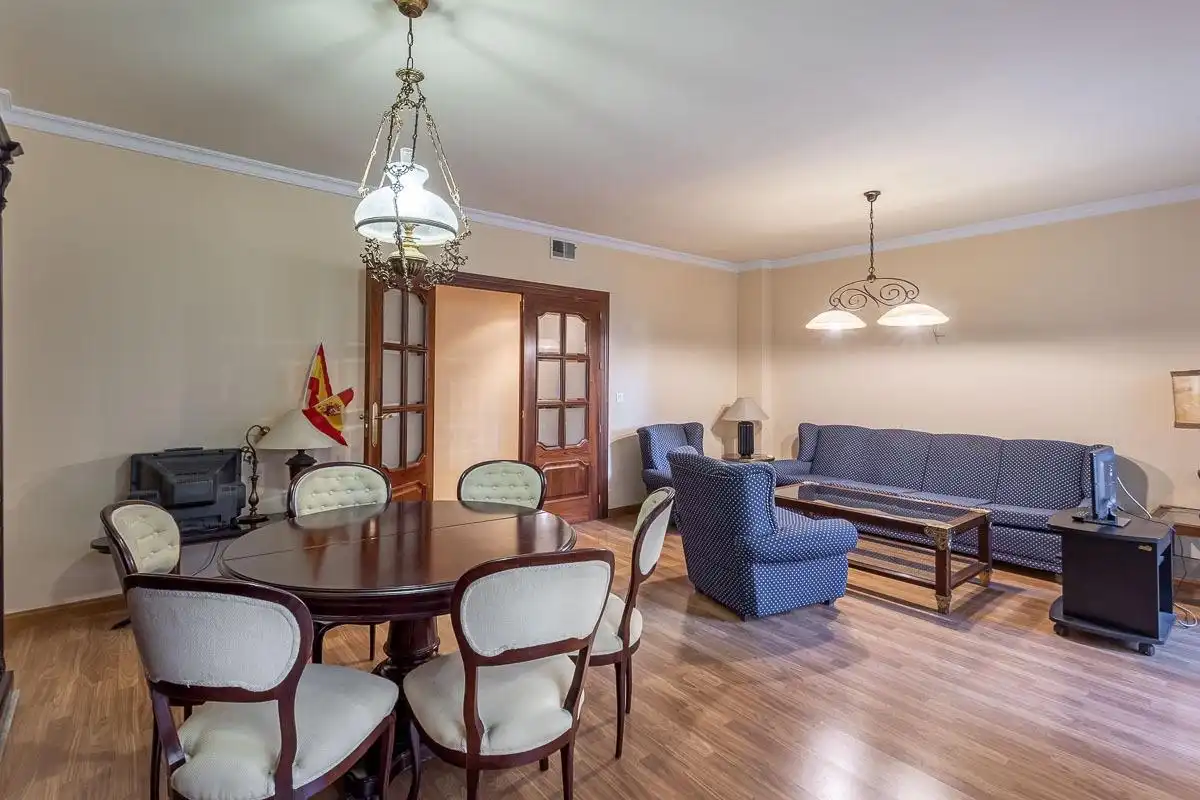 Flat with terrace to rent in Ronda, imagen 6