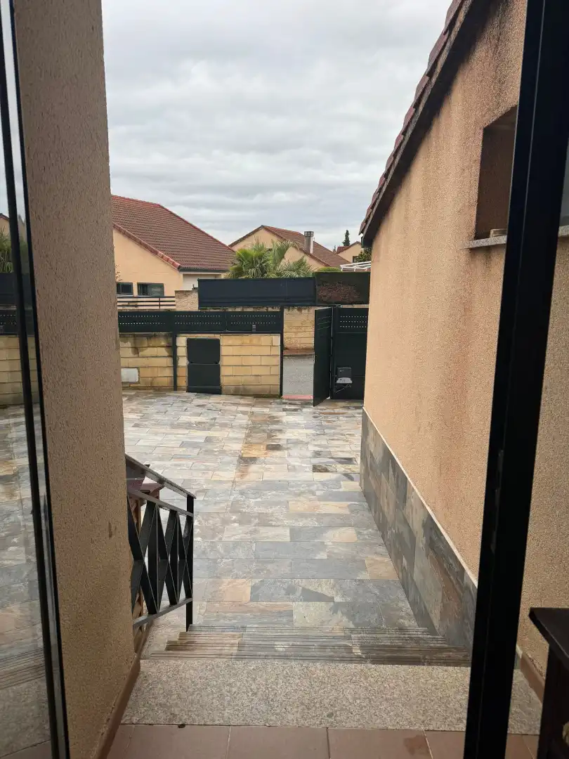 Terrassa de Casa adosada en venda en Guadarrama amb Calefacció, Jardí privat i Terrassa