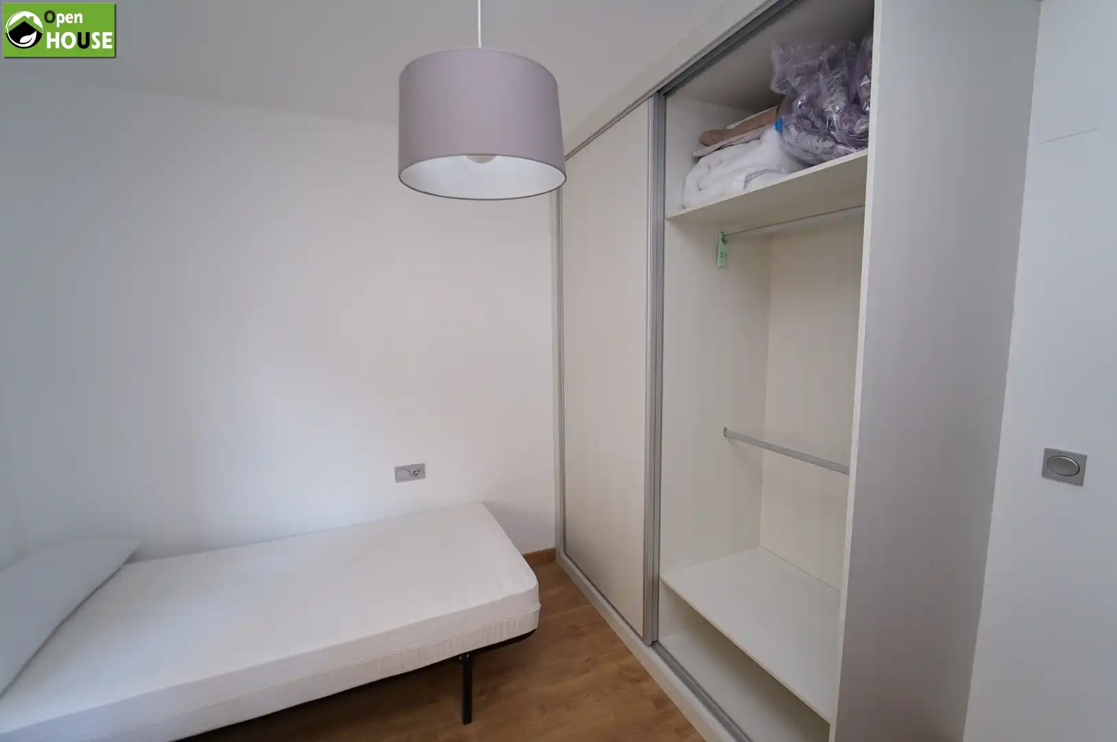 Bedroom of Flat for rent in Armilla  with Air Conditioner, Furnished and Oven
