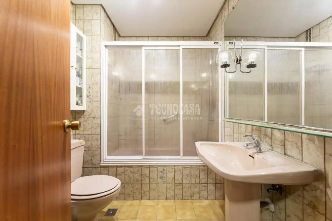 Baño de Piso en venta en Las Rozas de Madrid con Calefacción, Terraza y Trastero