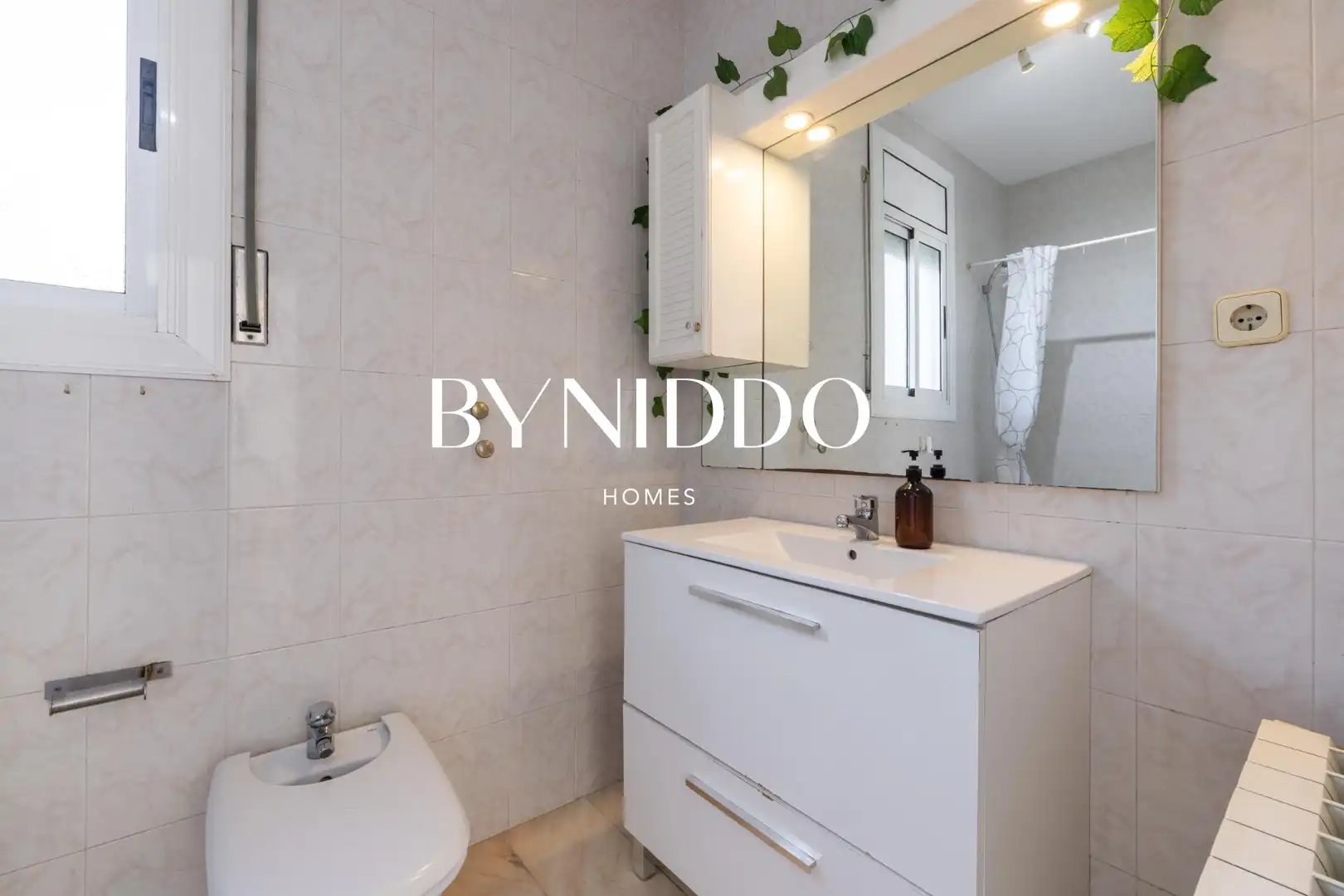 Bathroom of Houses for sale in Sant Cugat del Vallès  with Heating, Private garden and Terrace