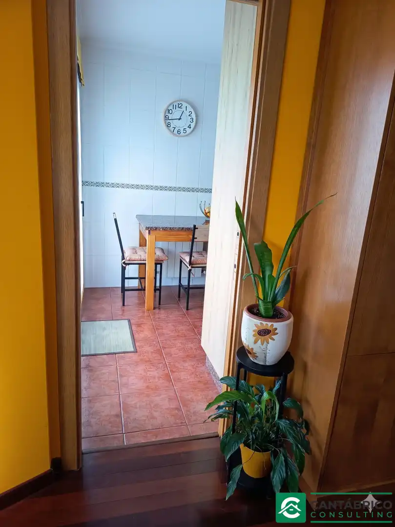 Küche von Wohnung zum Verkauf in Navia mit Heizung, Parkett und Terrasse