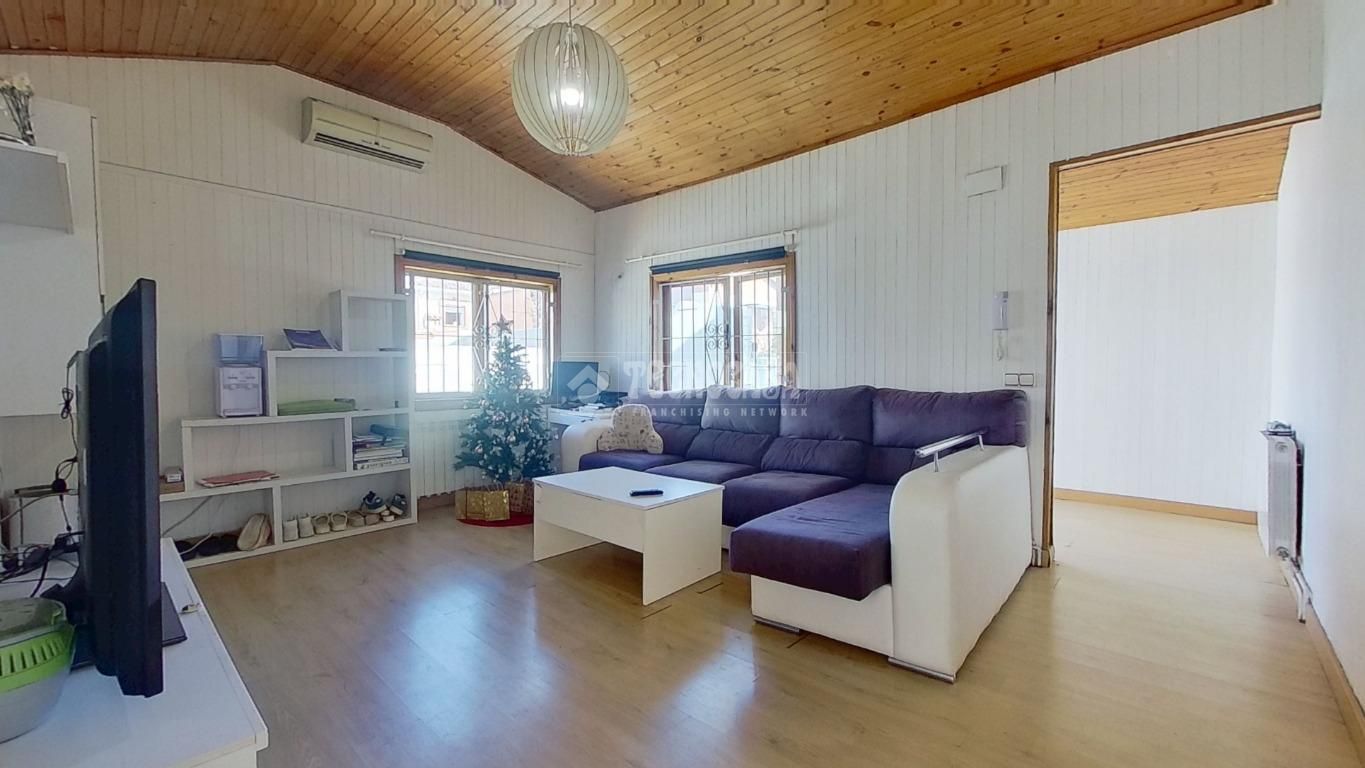 Sala de estar de Piso en venta en Barberà del Vallès con Aire acondicionado, Calefacción y Jardín privado